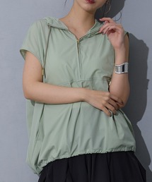 NICOLE white（ニコルホワイト）の「アノラック風スリーブレスプルオーバー（ベスト）」