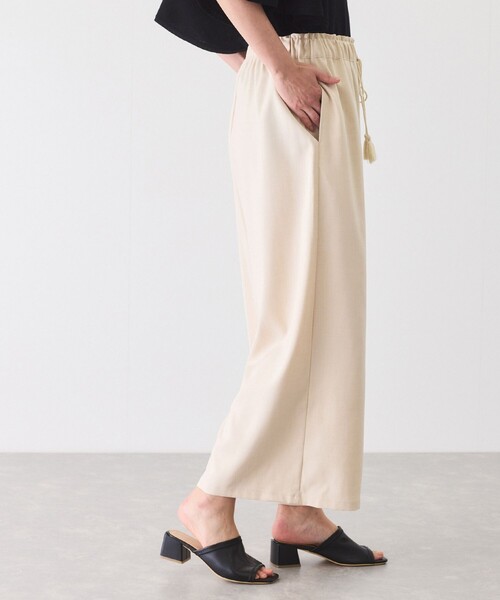 Jayro(ジャイロ)の「ウエストゴム装飾付き紐ワイドパンツ(その他パンツ・レディース・ベージュ/オフホワイト/ブラック/ブラック系その他・M)」の22枚目の写真