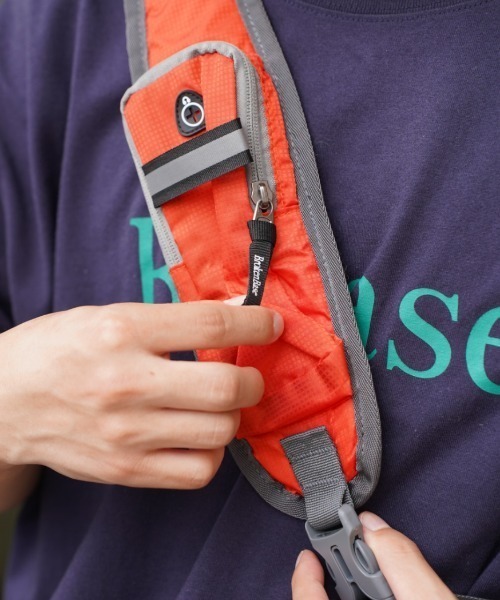 BROKEN BASE(ブロークンベース)の「撥水ナイロンワンショルダーバッグ(ショルダーバッグ・メンズ・ネイビー/オレンジ/ブラック/カーキ/ブルー・フリー)」の21枚目の写真