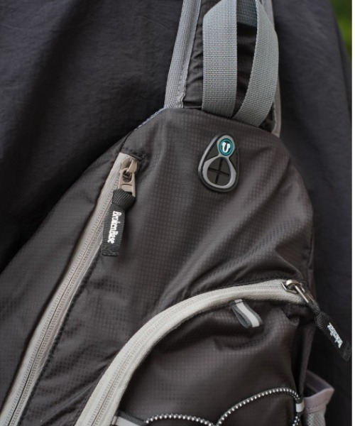 BROKEN BASE(ブロークンベース)の「撥水ナイロンワンショルダーバッグ(ショルダーバッグ・メンズ・ネイビー/オレンジ/ブラック/カーキ/ブルー・フリー)」の8枚目の写真