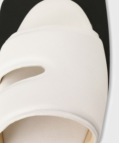 CINOH(チノ)の「SQUARE TOE FLAT SANDAL(サンダル・レディース・ホワイト/オレンジ/ブラック・36/37/38)」の6枚目の写真
