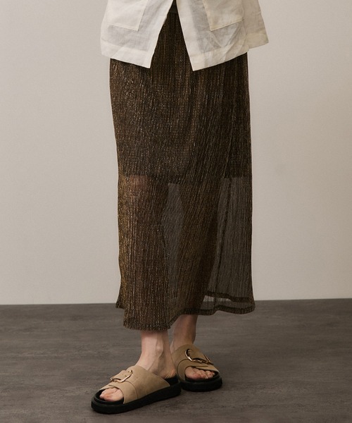 SALON adam et rope'（サロン アダム エ ロペ）の「シアーラメスカート［ストレッチ］（スカート・レディース・ゴールド/シルバー・FREE）」の2枚目の写真