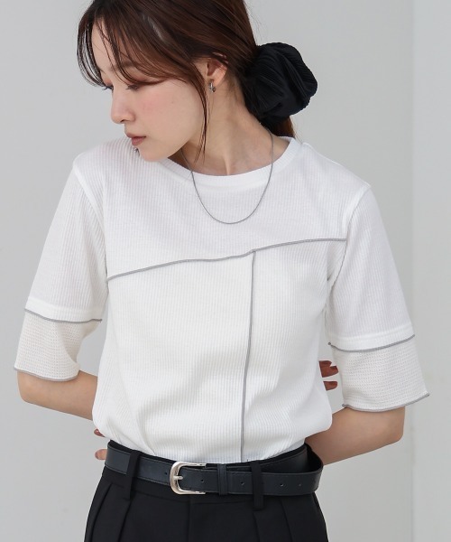 Bab(バブ)の「袖切り替えメローリブカットソー(Tシャツ/カットソー・レディース・イエロー/ベージュ/ブラック/オフホワイト・M)」の2枚目の写真