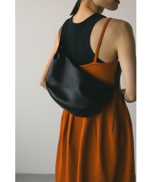 STYLEMIXER(スタイルミキサー)の「【ベストセラー】マンドリンミニショルダーバッグ(ショルダーバッグ・レディース・シルバー/ブラック/ホワイト・FREE)」の16枚目の写真