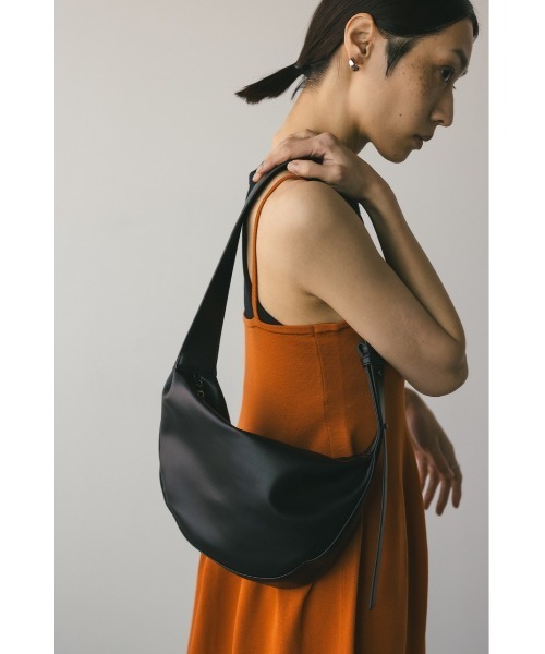 STYLEMIXER(スタイルミキサー)の「【ベストセラー】マンドリンミニショルダーバッグ(ショルダーバッグ・レディース・シルバー/ブラック/ホワイト・FREE)」の17枚目の写真