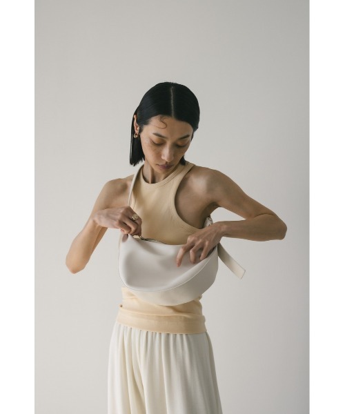 STYLEMIXER(スタイルミキサー)の「【ベストセラー】マンドリンミニショルダーバッグ(ショルダーバッグ・レディース・シルバー/ブラック/ホワイト・FREE)」の5枚目の写真