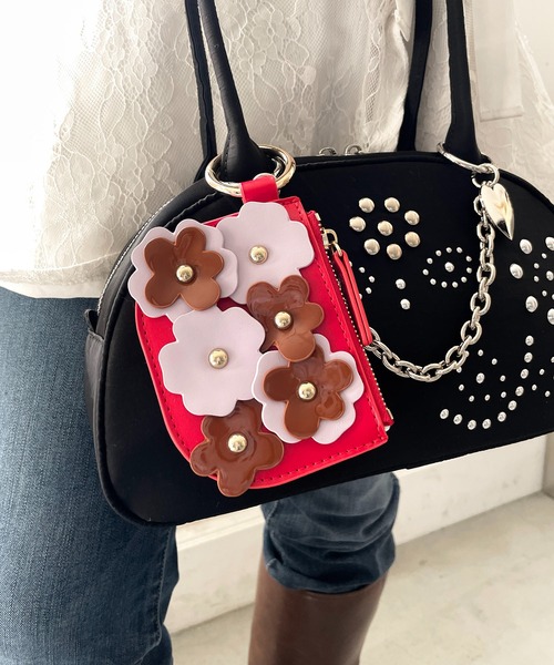 Casselini(キャセリーニ)の「Casselini(キャセリーニ)フラワーモチーフコインケース(コインケース・レディース・レッド/ブラック/シルバー・FREE)」の1枚目の写真