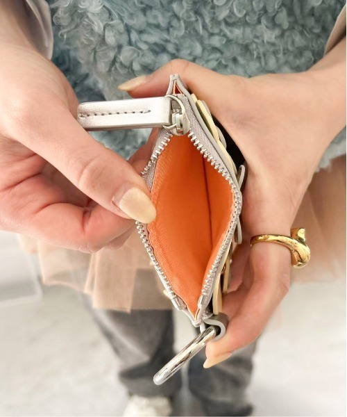 Casselini(キャセリーニ)の「Casselini(キャセリーニ)フラワーモチーフコインケース(コインケース・レディース・レッド/ブラック/シルバー・FREE)」の9枚目の写真