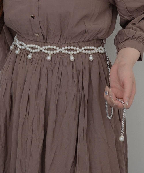 VIBGYOR Women(ヴィブジョー ウィメン)の「【resonance】パール ウエストマーク チェーンベルト【マルチウェイ/オケージョン】(ベルト・レディース・ホワイト系・FREE)」の4枚目の写真
