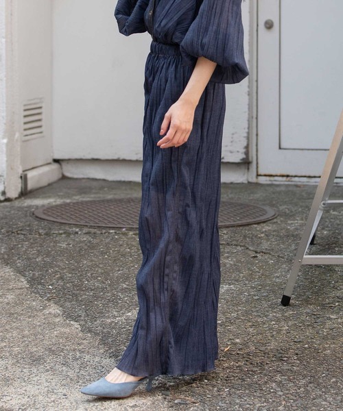 Munich(ミューニック)の「ワッシャープリーツシアーデニムワイドパンツ(その他パンツ・レディース・ブラック/ネイビー・S)」の15枚目の写真