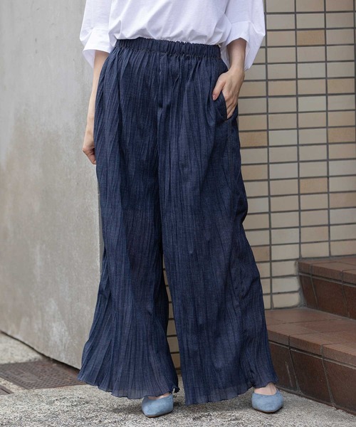 Munich(ミューニック)の「ワッシャープリーツシアーデニムワイドパンツ(その他パンツ・レディース・ブラック/ネイビー・S)」の22枚目の写真