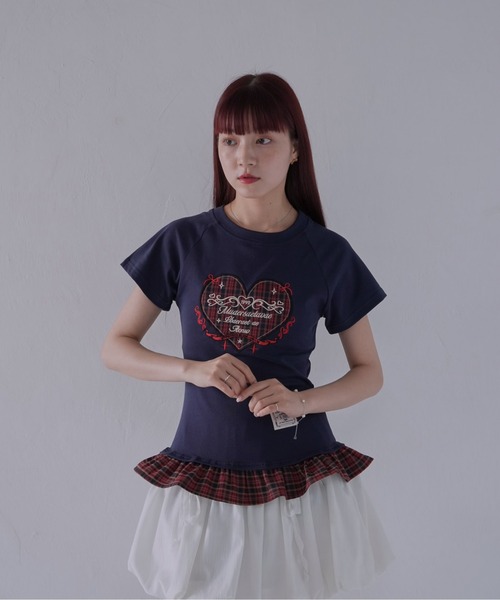 Uenui（ウニュイ）の「【 cunii 】 チェックハートフリルTシャツ（Tシャツ/カットソー・レディース・ネイビー/グレー・FREE）」の4枚目の写真