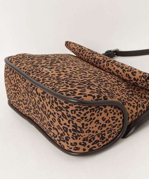 ADD CULUMN(アドカラム)の「(ADD CULUMN)ROLLA M LEOPARD(ショルダーバッグ・レディース・ブラウン・ONE SIZE)」の4枚目の写真