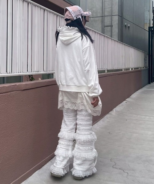 Candy Stripper(キャンディストリッパー)の「FRILL LACE FLARE パンツ(その他パンツ・レディース・ピンク/オフホワイト/ブラック・FREE)」の13枚目の写真