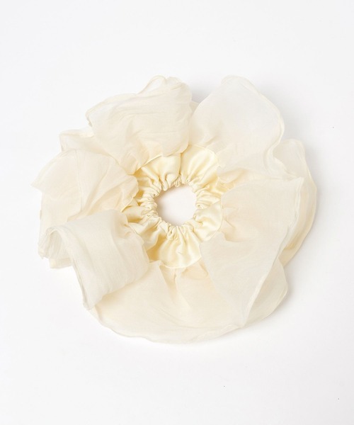 mysty woman(ミスティウーマン)の「【WEB限定】エアリーフリルシュシュ 589618(シュシュ・レディース・アイボリー・FREE)」の2枚目の写真