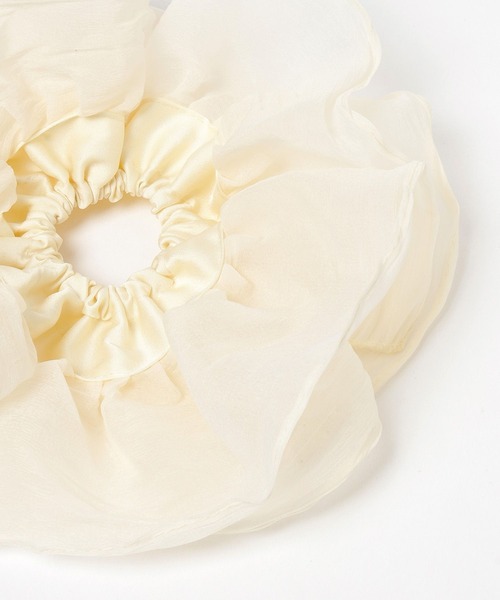 mysty woman(ミスティウーマン)の「【WEB限定】エアリーフリルシュシュ 589618(シュシュ・レディース・アイボリー・FREE)」の4枚目の写真