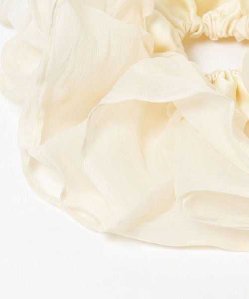 mysty woman(ミスティウーマン)の「【WEB限定】エアリーフリルシュシュ 589618(シュシュ・レディース・アイボリー・FREE)」の6枚目の写真