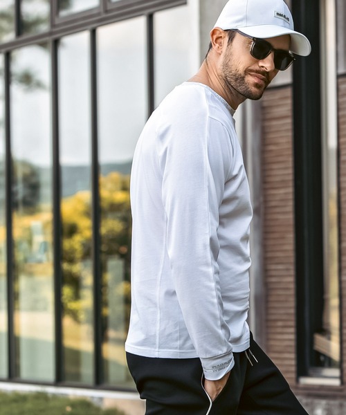 1PIU1UGUALE3  RELAX （ウノピゥウノウグァーレトレ リラックス）の「1PIU1UGUALE3 RELAX(ウノピゥウノウグァーレトレ リラックス)ネックライン ダブルロゴ スマートシルエット シルケット生地 長袖Tシャツ ロングTシャツ（Tシャツ/カットソー・メンズ・カーキ/ブラック/ホワイト・XXL/S/M/L/XL）」の6枚目の写真