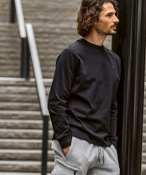 1PIU1UGUALE3  RELAX （ウノピゥウノウグァーレトレ リラックス）の「1PIU1UGUALE3 RELAX(ウノピゥウノウグァーレトレ リラックス)ネックライン ダブルロゴ スマートシルエット シルケット生地 長袖Tシャツ ロングTシャツ（Tシャツ/カットソー・メンズ・カーキ/ブラック/ホワイト・XXL/S/M/L/XL）」の14枚目の写真