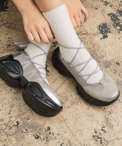 RETRO GIRL(レトロガール)の「バレエスニーカー(その他シューズ・レディース・シルバー/オフホワイト/ブラック・LARGE/MEDIUM)」の3枚目の写真