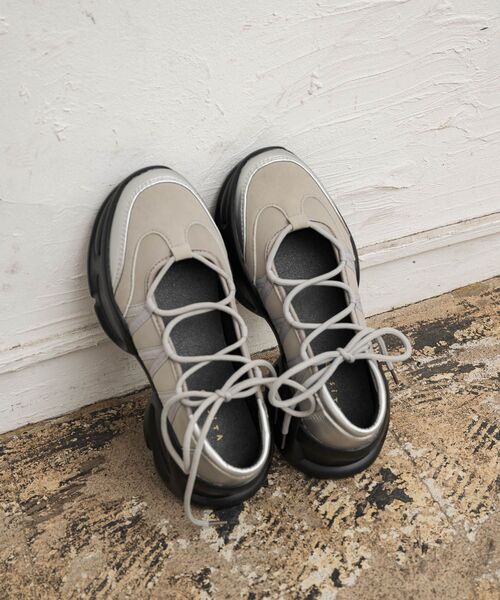 RETRO GIRL(レトロガール)の「バレエスニーカー(その他シューズ・レディース・シルバー/オフホワイト/ブラック・LARGE/MEDIUM)」の11枚目の写真