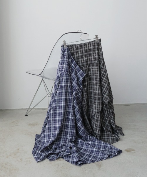 ad thie（アドティエ）の「イレヘムデザイン チェックスカート（スカート・レディース・ブラック/ネイビー・FREE）」の14枚目の写真