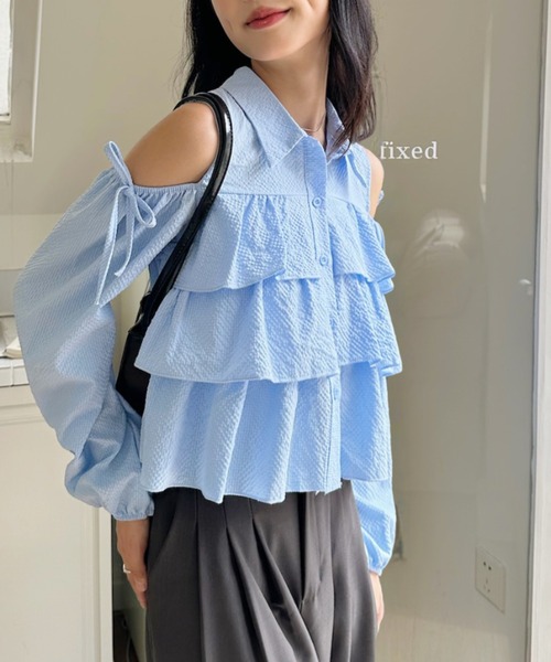 Ada.(エイダ)の「オープンショルダー ティアード 長袖 シャツ ブラウス(シャツ/ブラウス・レディース・ブラウン/アイボリー/ブラック/ブルー・FREE)」の4枚目の写真