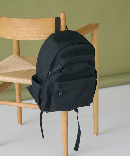 BEAUTY&YOUTH UNITED ARROWS(ビューティーアンドユースユナイテッドアローズ)の「ダブル ポケット リュック 撥水(バックパック/リュック・レディース・ブラック/オリーブ・FREE)」の12枚目の写真