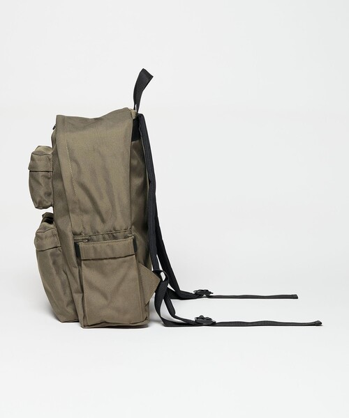 BEAUTY&YOUTH UNITED ARROWS(ビューティーアンドユースユナイテッドアローズ)の「ダブル ポケット リュック 撥水(バックパック/リュック・レディース・ブラック/オリーブ・FREE)」の15枚目の写真