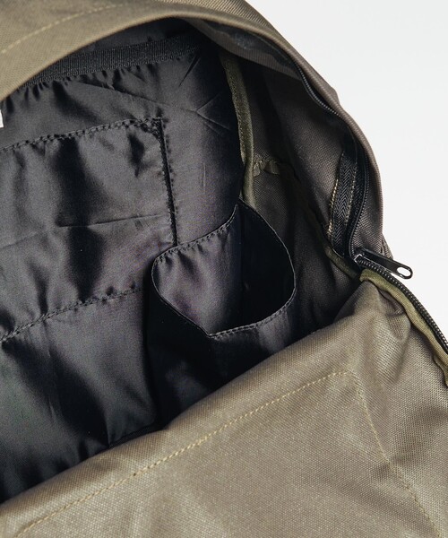 BEAUTY&YOUTH UNITED ARROWS(ビューティーアンドユースユナイテッドアローズ)の「ダブル ポケット リュック 撥水(バックパック/リュック・レディース・ブラック/オリーブ・FREE)」の18枚目の写真