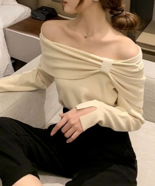 値下げ 極美品 春ニット YUKI SHIMANE オフショルダーリボン ニット 値下げ 極美品 春ニット YUKI SHIMANE オフショルダーリボン ニット