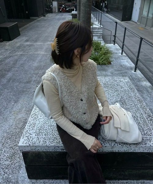 lawgy(ラウジー)の「sheer high neck rib tops / シアーハイネックリブトップス(Tシャツ/カットソー・レディース・クリーム/ブラウン・FREE)」の3枚目の写真