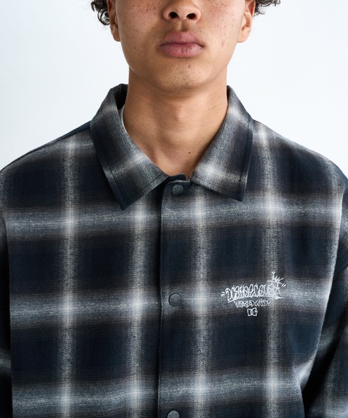 DC SHOES(ディーシーシューズ)の「25 COACHES JACKET /DCロゴ刺繍ワンポイントオーバーサイズコーチジャケット(その他アウター・メンズ・ブラック系その他/ライトブルー/ライトインディゴブルー/ブラック系その他2/ブラック系その他3・MEDIUM/X-LARGE/LARGE)」の8枚目の写真