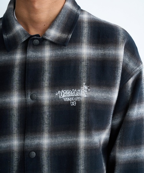 DC SHOES(ディーシーシューズ)の「25 COACHES JACKET /DCロゴ刺繍ワンポイントオーバーサイズコーチジャケット(その他アウター・メンズ・ブラック系その他/ライトブルー/ライトインディゴブルー/ブラック系その他2/ブラック系その他3・MEDIUM/X-LARGE/LARGE)」の9枚目の写真