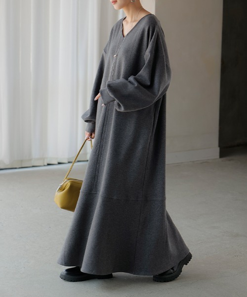 HUG.U(ハグユー)の「『 着る毛布級 』裏シャギーワンピース(ワンピース・レディース・ブラック/カーキ/ライトグレー・FREE)」の3枚目の写真