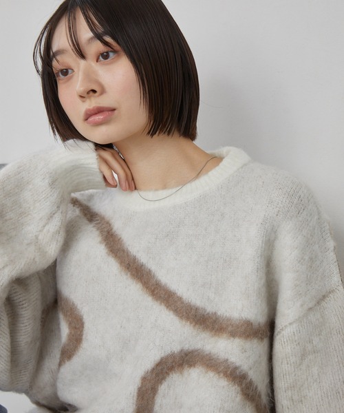 MONO-MART(モノマート)の「モヘアタッチ エンブロイダリー柄 オーバーサイズ クルーネックニット(ニット/セーター・レディース・チャコールグレー/ブラウン/ネイビー/アイボリー/ブラック・L/M)」の8枚目の写真