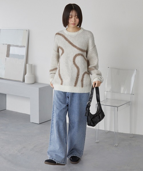 モヘアタッチ エンブロイダリー柄 オーバーサイズ クルーネックニット