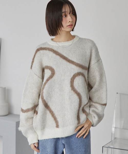 MONO-MART(モノマート)の「モヘアタッチ エンブロイダリー柄 オーバーサイズ クルーネックニット(ニット/セーター・レディース・チャコールグレー/ブラウン/ネイビー/アイボリー/ブラック・L/M)」の10枚目の写真