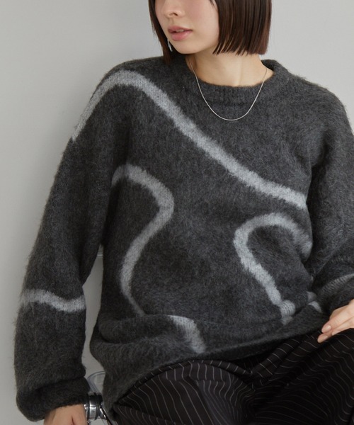 MONO-MART(モノマート)の「モヘアタッチ エンブロイダリー柄 オーバーサイズ クルーネックニット(ニット/セーター・レディース・チャコールグレー/ブラウン/ネイビー/アイボリー/ブラック・L/M)」の16枚目の写真