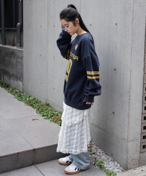 WEGO（ウィゴー）の「WEGO/【25年秋冬新作】ケミカルウォッシュナンバリングプルオーバー（スウェット・メンズ・ネイビー/レッド/ブラック系その他・MEDIUM/LARGE）」の4枚目の写真