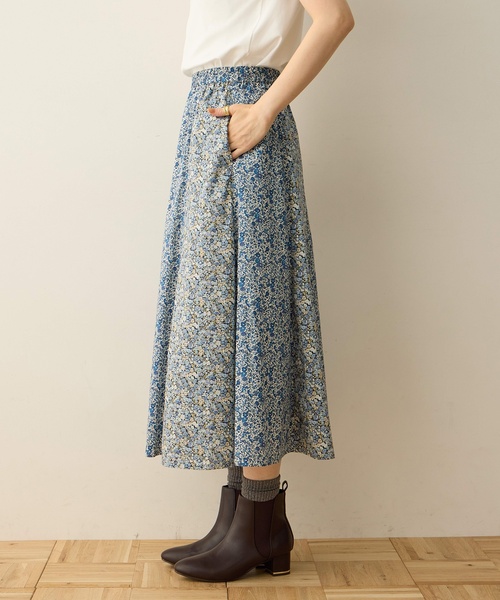 DECOY SINCE 1981(デコイシンスイチキュウハチイチ)の「リバティプリントスカート【ウエストゴム・ポケットあり・通年素材】(スカート・レディース・ネイビー・64/67)」の3枚目の写真
