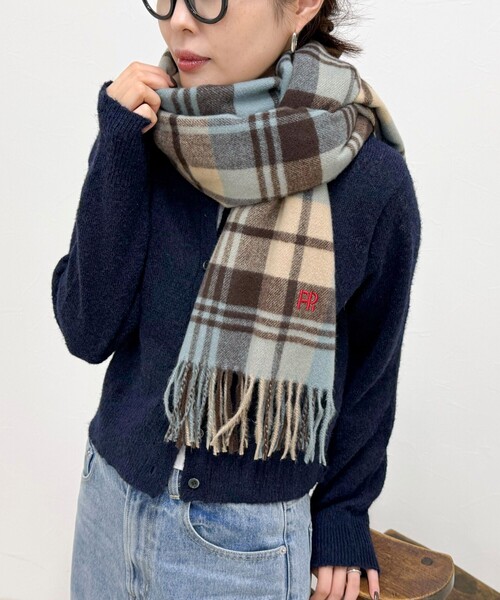 fredy emue(フレディエミュ)の「ソフトチェックストール(ストール/ショール・レディース・ホワイト系その他/イエロー系その他/ブルー系その他/ベージュ系その他/グレー系その他・FREE)」の3枚目の写真