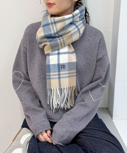 fredy emue(フレディエミュ)の「ソフトチェックストール(ストール/ショール・レディース・ホワイト系その他/イエロー系その他/ブルー系その他/ベージュ系その他/グレー系その他・FREE)」の4枚目の写真