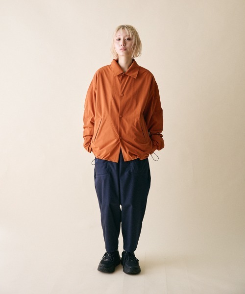 rehacer(レアセル)の「rehacer : Wide Curve Coach Jacket / ワイドカーヴコーチジャケット(ブルゾン・レディース・ブラック/カーキ/オレンジ・SMALL)」の11枚目の写真