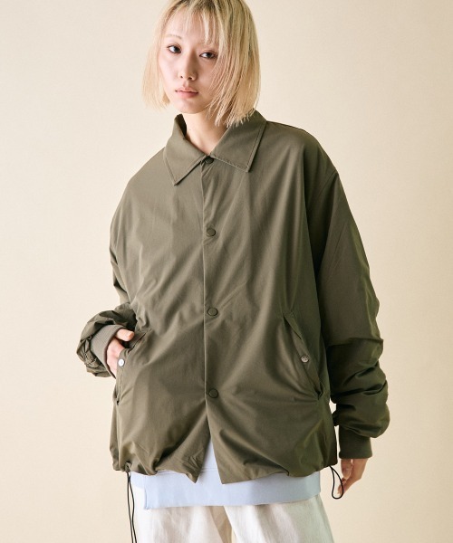 rehacer(レアセル)の「rehacer : Wide Curve Coach Jacket / ワイドカーヴコーチジャケット(ブルゾン・レディース・ブラック/カーキ/オレンジ・SMALL)」の6枚目の写真