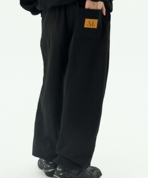 MUCENT(ムセント)の「A'GEM/9 × .kom 『MUCENT/ムーセント』 LASH METAL LOGO JOGGER SWEAT WIDE PANT/ラッシュメタルロゴジョガーワイドパンツ(その他パンツ・レディース・グレー/ブラック/アイボリー・S)」の8枚目の写真