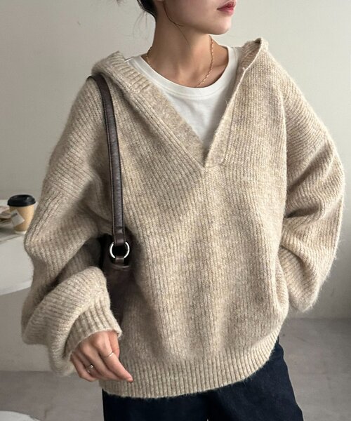 DISCOAT(ディスコート)の「【ユニセックス】畦編みフード付きシャギーニット(ニット/セーター・レディース・ベージュ/ダークグレー/ネイビー・FREE)」の4枚目の写真