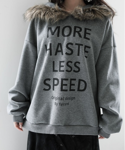 ファーフード付きプリントパーカー