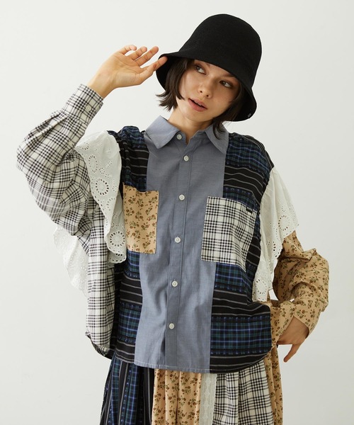 MILKFED.（ミルクフェド）の「PATCHED SHIRT（シャツ/ブラウス・レディース・ライトパープル/ベージュ/オフホワイト・ONE SIZE）」の2枚目の写真