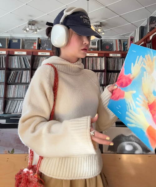 SINOON（シヌーン）の「Wool Blend Hoodie Knit (Ivory)（ニット/セーター・レディース・アイボリー・FREE）」の6枚目の写真